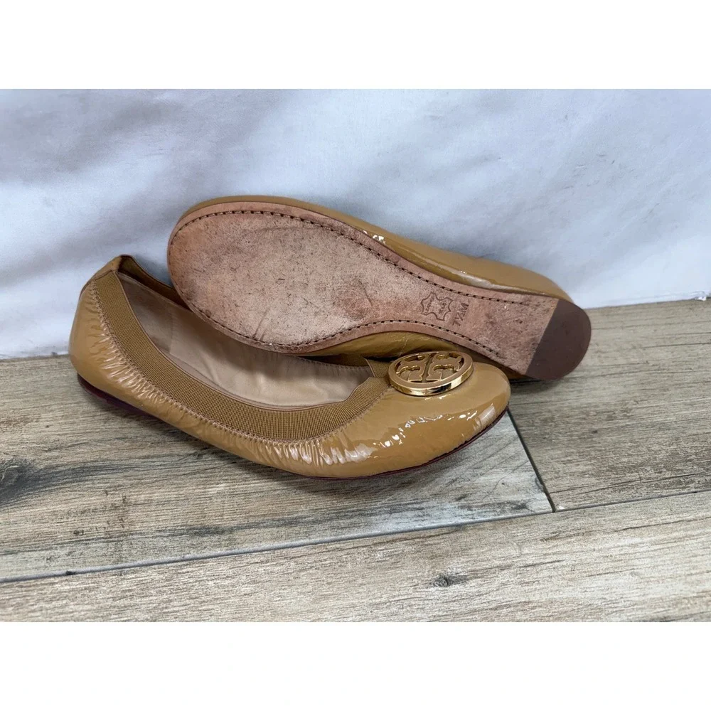 Tory‎ Burch Reva Ballet Flats Tan Patent Leather Gold Logo Medallion 7.5M